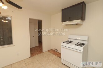 7746 Bloomfield Rd in San Diego, CA - Building Photo - Building Photo