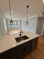 8 Ford St in Boston, MA - Building Photo