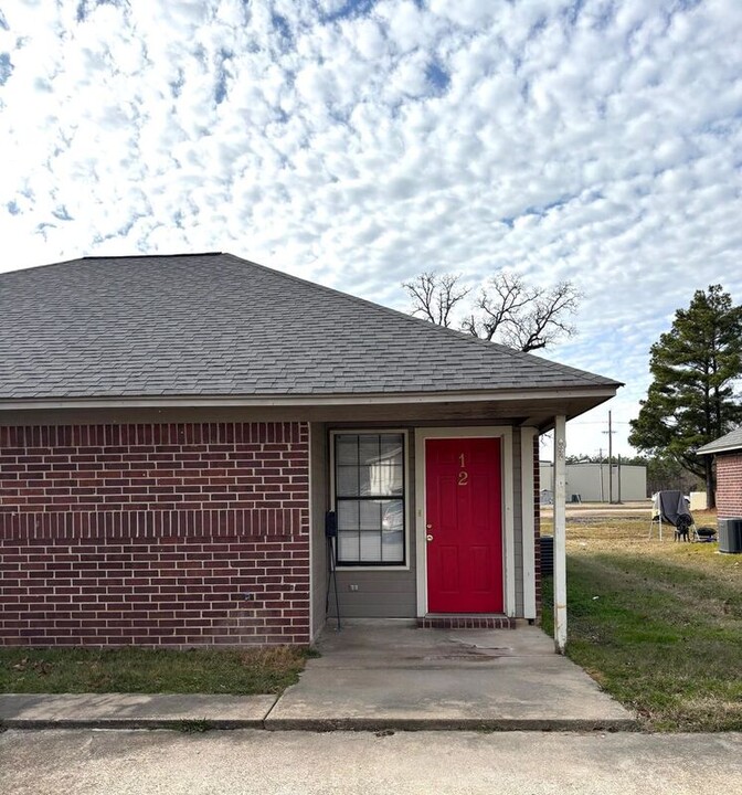 12 Debbie Ln-Unit -1200 N Kings HWY in Nash, TX - Building Photo