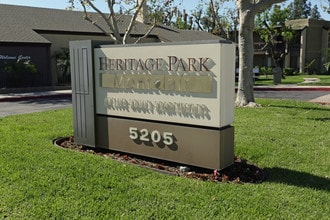 Heritage Park Montclair Senior Apartments in Montclair, CA - Foto de edificio - Building Photo
