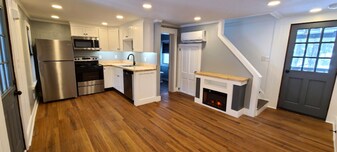 287 Main St, Unit 287 Main Street #1 in Fremont, NH - Building Photo