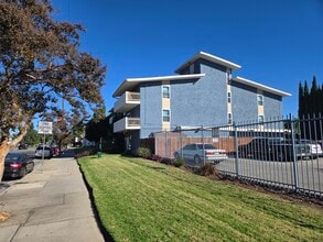 Reflections at Sepulveda in Mission Hills, CA - Building Photo - Building Photo