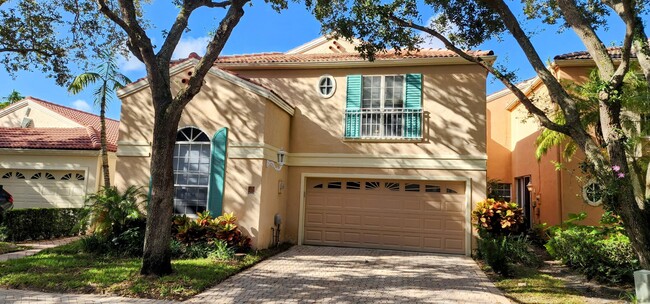 40 Vía Verona in Palm Beach Gardens, FL - Building Photo - Building Photo