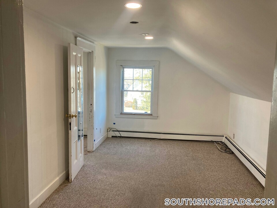 13 Blanchard Rd in Weymouth, MA - Building Photo
