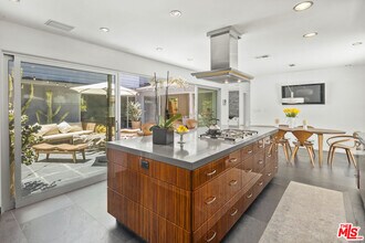 740 Kingman Ave in Santa Monica, CA - Building Photo - Building Photo