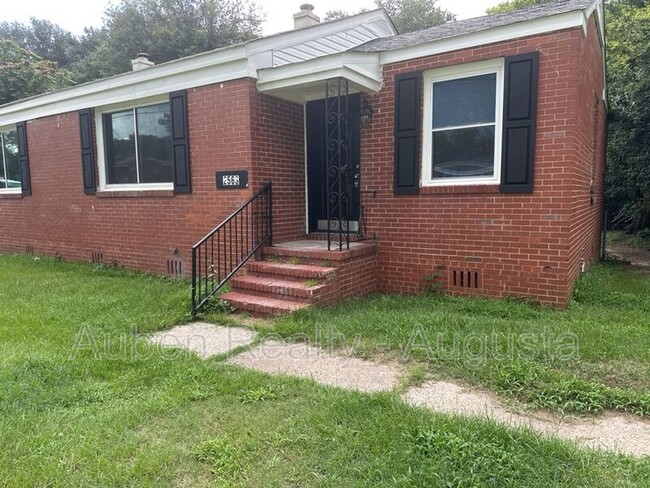 property at 2563 Lyman St