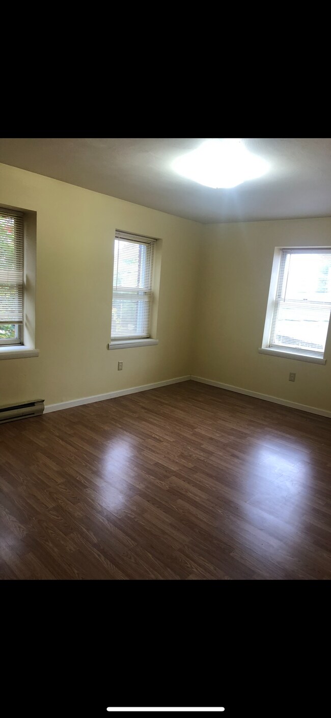 166 E Main St in Uniontown, PA - Building Photo - Building Photo