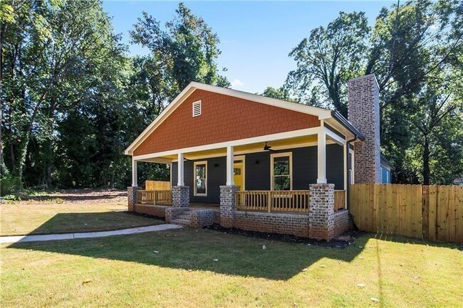 1070 Lucile Ave SW in Atlanta, GA - Building Photo - Building Photo