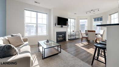 909 Mansion Dr, Unit 742-407 in Frederick, MD - Building Photo - Building Photo