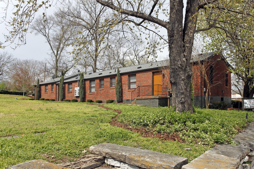 1319 5th Ave N in Nashville, TN - Foto de edificio