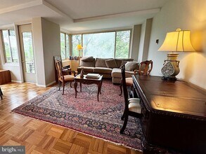 4000 Tunlaw Rd NW in Washington, DC - Building Photo - Building Photo