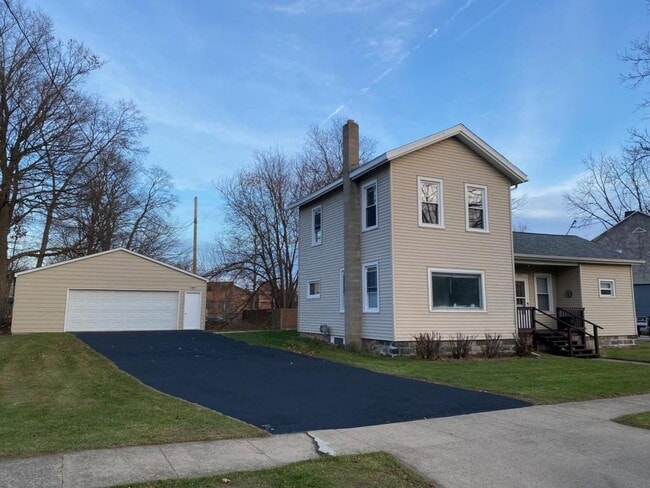 316 N Main St