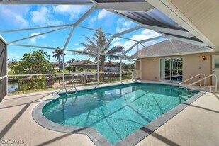138 SE 30th Terrace in Cape Coral, FL - Building Photo