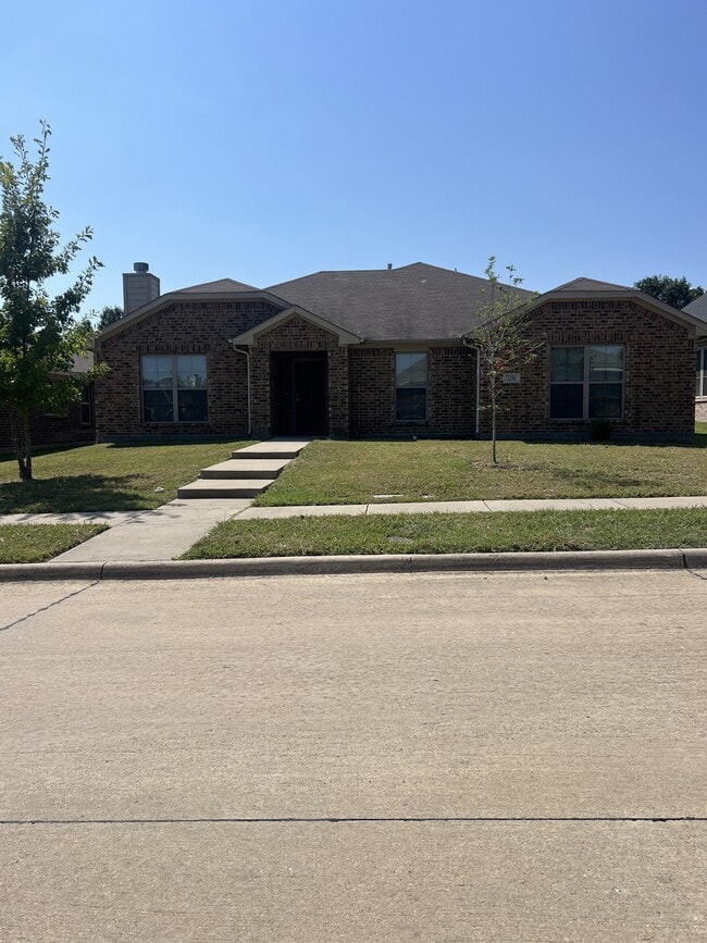property at 1250 Long Branch Dr