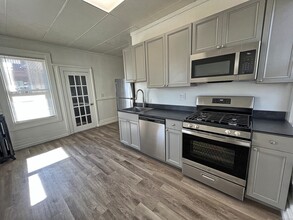 71 Dickerman St in New Haven, CT - Building Photo - Building Photo