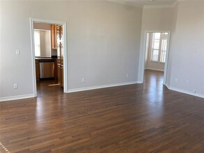 3813 Prescott Ave-Unit -311 in Dallas, TX - Building Photo - Building Photo