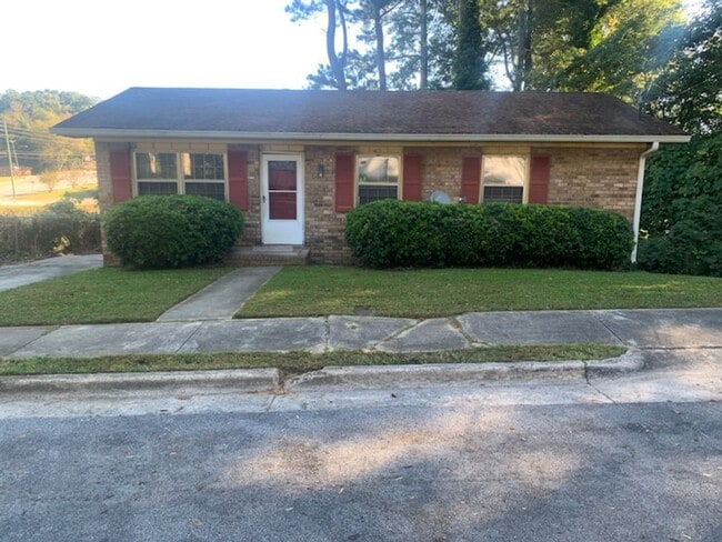 property at 7 Washington Dr SE