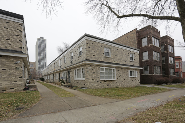 7429-7433 S Coles Ave in Chicago, IL - Foto de edificio - Building Photo