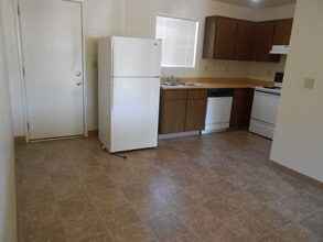 863 Shiloh Ct in Redding, CA - Building Photo - Building Photo