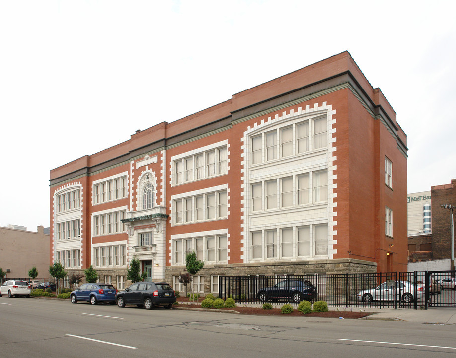 Oak School Lofts in Buffalo, NY - Building Photo