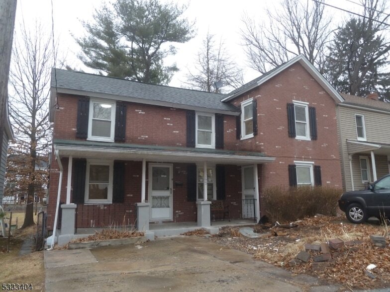 127 Bergen St, Unit 718 in Hackettstown, NJ - Building Photo