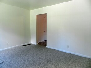 1980 Fair Oaks Dr in Lexington, KY - Building Photo - Building Photo