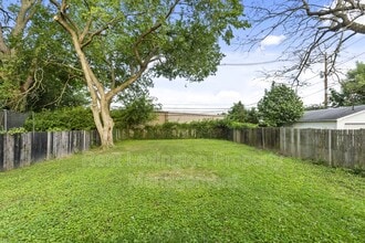864 Meadow Ln in Lexington, KY - Foto de edificio - Building Photo