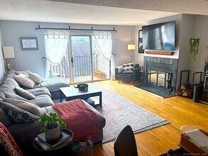 35 Highland Rd in Stamford, CT - Building Photo - Building Photo