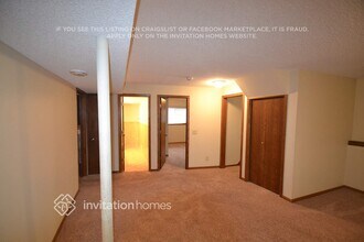 11932 Pennsylvania Ave N in Champlin, MN - Foto de edificio - Building Photo