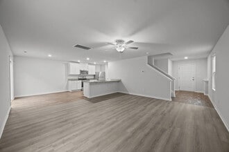 Room in House on Hazelburn Dr in Greensboro, NC - Building Photo - Building Photo