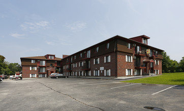 Valley Grove Apartments in Manchester, NH - Building Photo - Building Photo