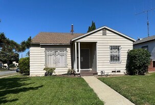 11167 Ruthelen St in Los Angeles, CA - Building Photo