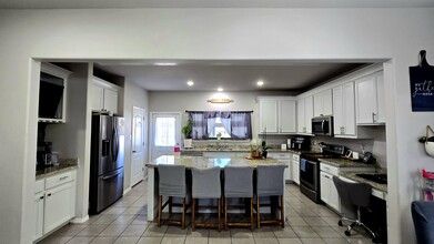11134 Palmillas Loop in Laredo, TX - Building Photo - Building Photo