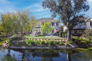 27016 Island Rd in Santa Clarita, CA - Building Photo