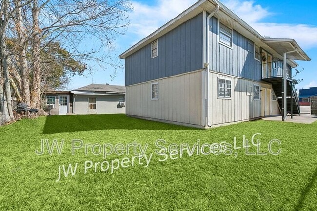 204 Wilker Neal Ave in River Ridge, LA - Building Photo - Building Photo