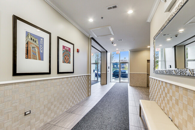 1247 W Madison St in Chicago, IL - Building Photo - Building Photo