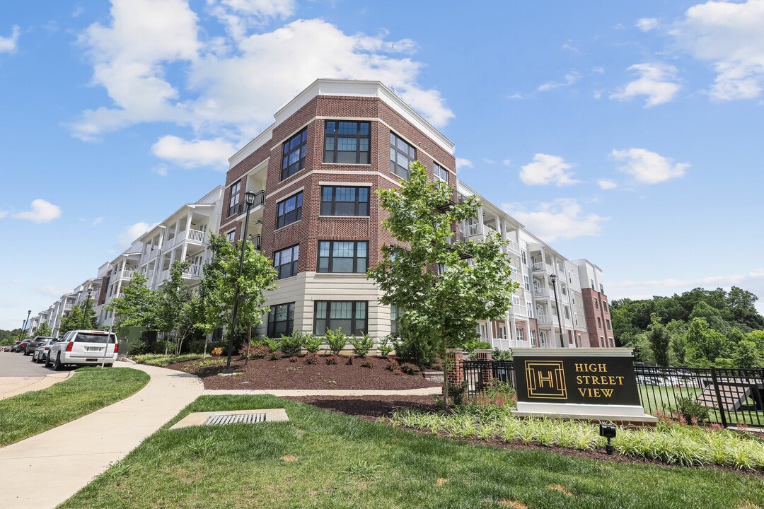 High Street View Luxury Apartments in Williamsburg, VA - Foto de edificio