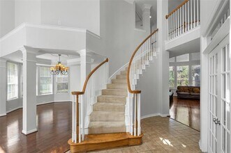 8036 Ocean Dr in Fort Worth, TX - Foto de edificio - Building Photo