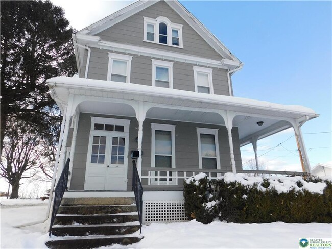 property at 300 S 9th St