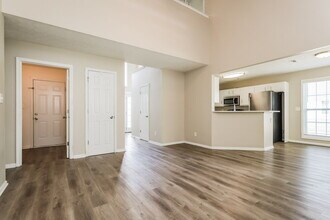 12063 Harbour Town Pkwy in Fayetteville, GA - Foto de edificio - Building Photo