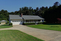 3022 Wildwood Rd in Suwanee, GA - Foto de edificio - Building Photo