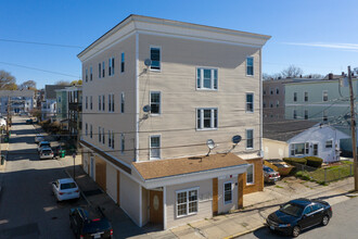 542 Privilege St in Woonsocket, RI - Building Photo - Building Photo