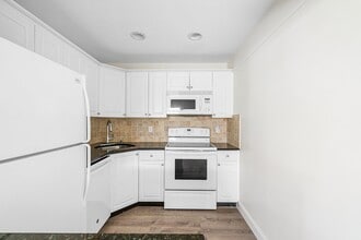 2455 NE 51st St in Fort Lauderdale, FL - Building Photo - Building Photo