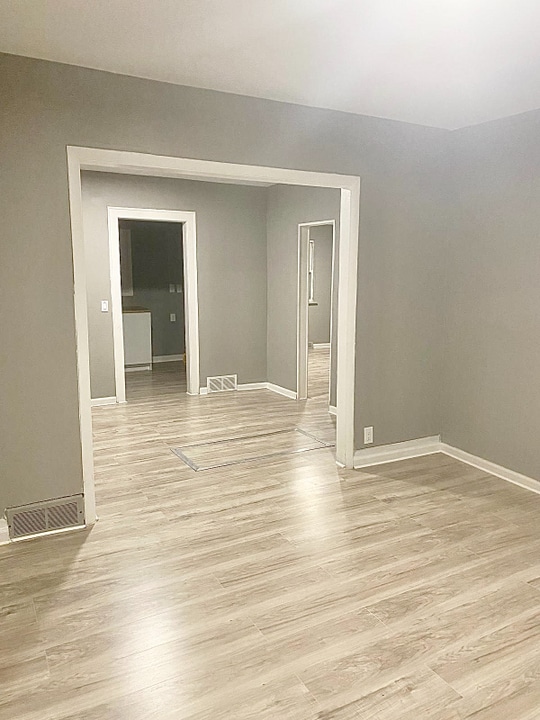 1590 Eberly Rd in Flint, MI - Building Photo