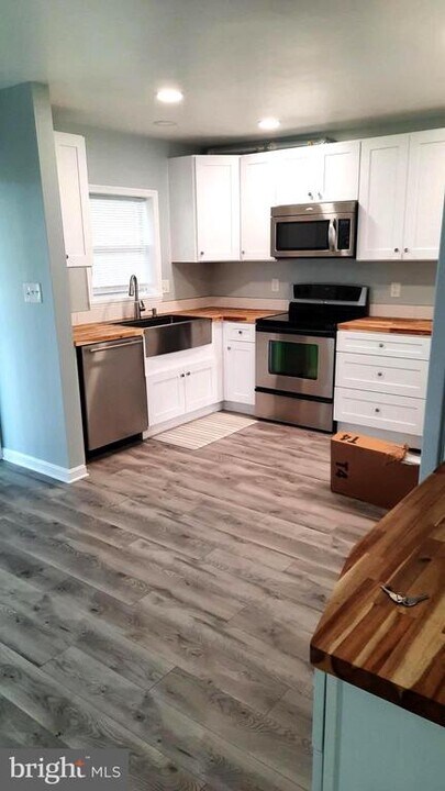 618 Colonial View Rd in Mechanicsburg, PA - Building Photo