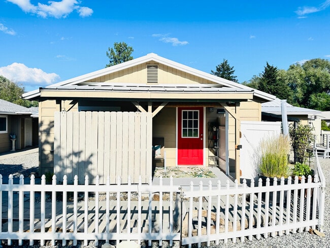 property at 5634 Locust Ln