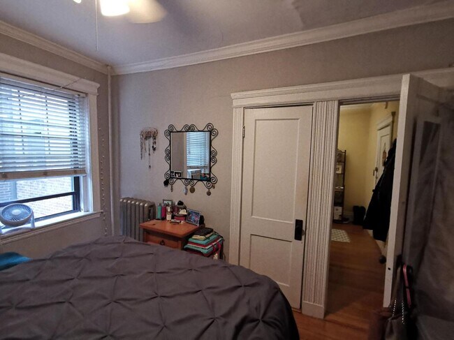 31 Queensberry St, Unit 16 in Boston, MA - Foto de edificio - Building Photo