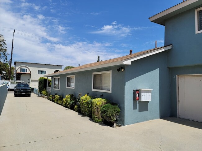 2604 Graham Ave, Unit C-Upper in Redondo Beach, CA - Foto de edificio - Building Photo