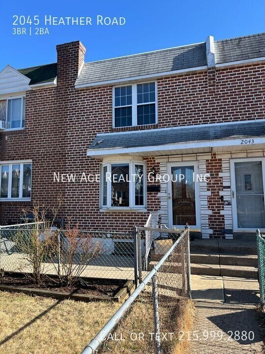 2045 Heather Rd in Folcroft, PA - Building Photo