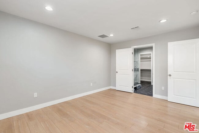 5461 Geer Ave in Los Angeles, CA - Building Photo - Building Photo